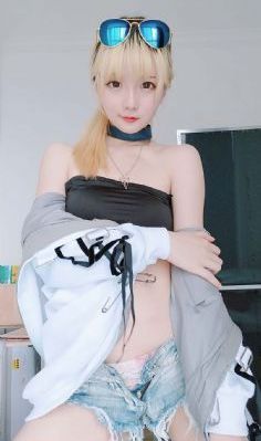 夜玩亲女裸睡的小妍第一部分_DVD手机免费观看完整